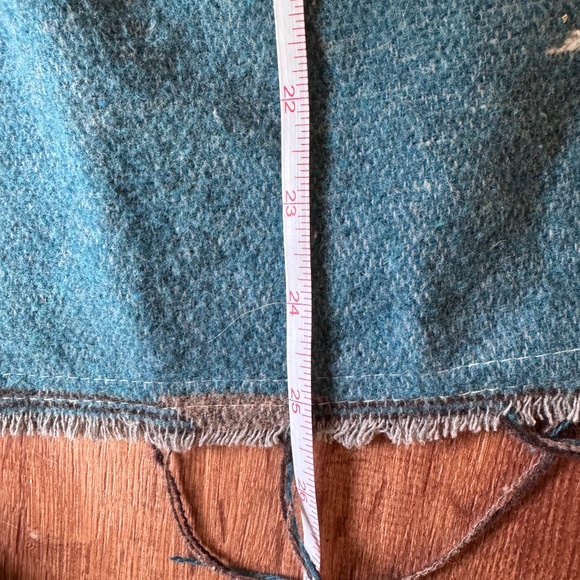 Cropped Oversized Shacked Flannel - Picture 7 of 7